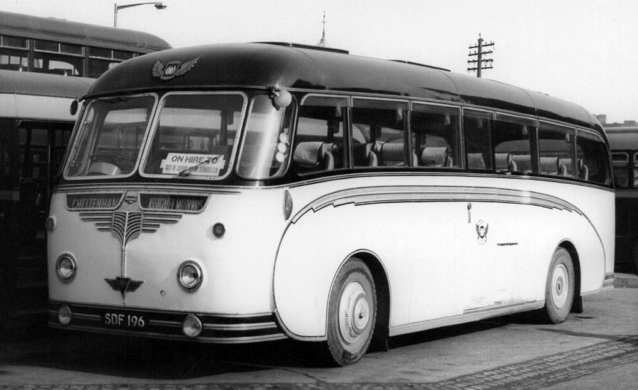  AEC Reliance MU3RV Willowbrook (C37C) 1957 года  (UK) (фото 1 из 2)